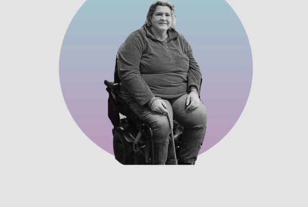Picture of Maria Gil de Lamadrid on a gray background.